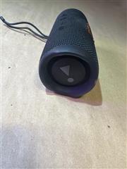 BLACK JBL FLIP 6 BLUETOOTH SPEAKER